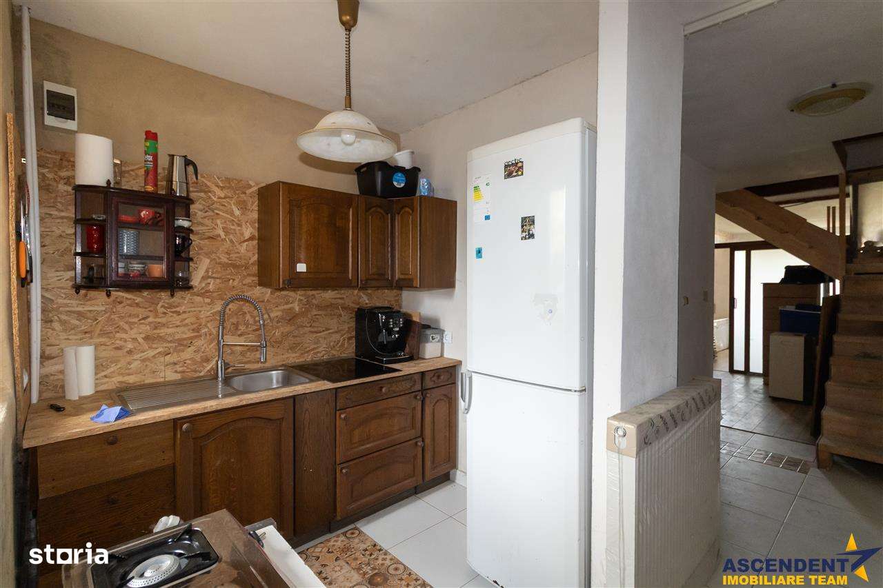 Proprietate cu farmec traditional, concept eco, situata langa un parau - Imagine principală: 5/10