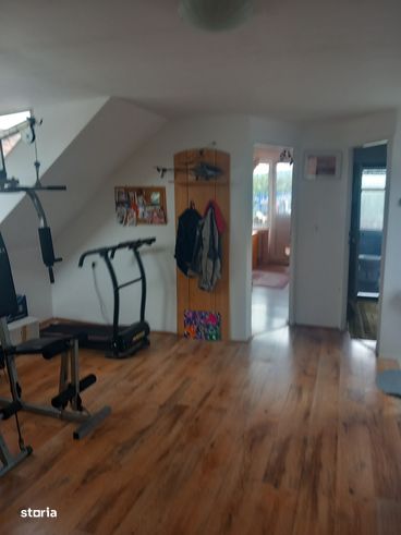 Casa cu etaj,5 cam,160 mp,teren 300 mp,Corunca, zona Peny-12