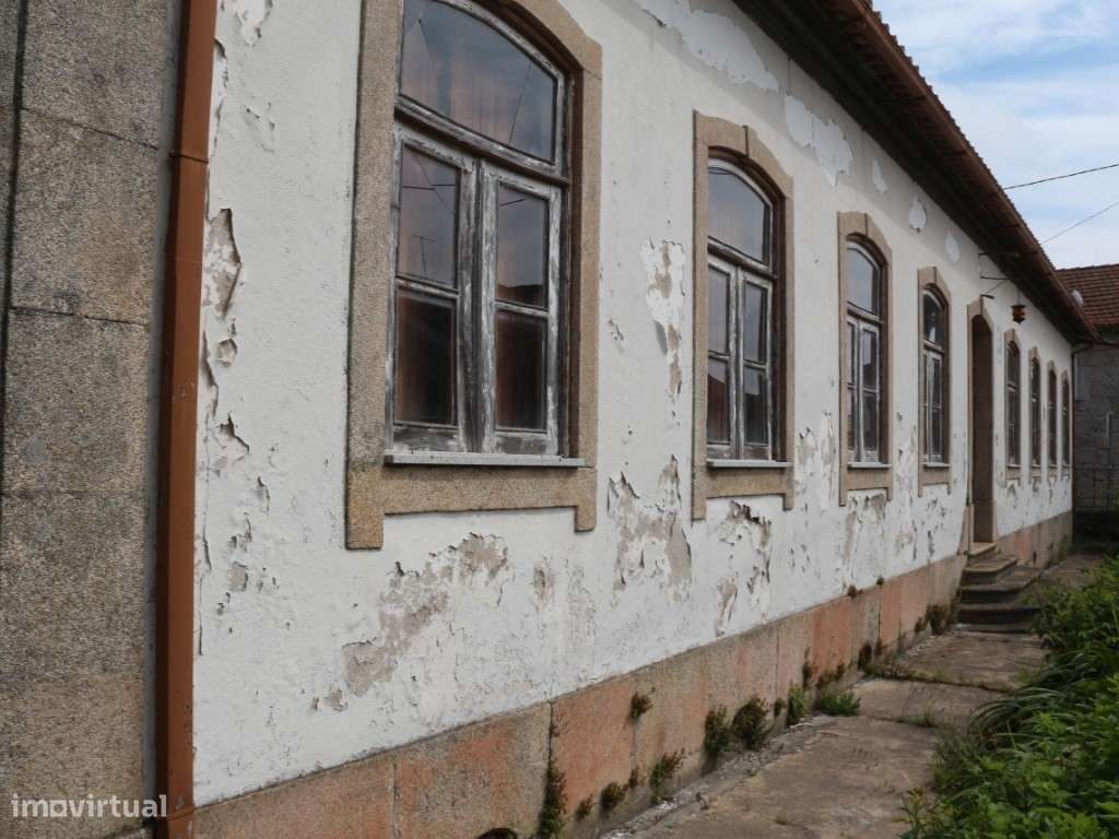 Moradia isolada inserida em terreno de 727m2 - Venda da Esperança, ...-11