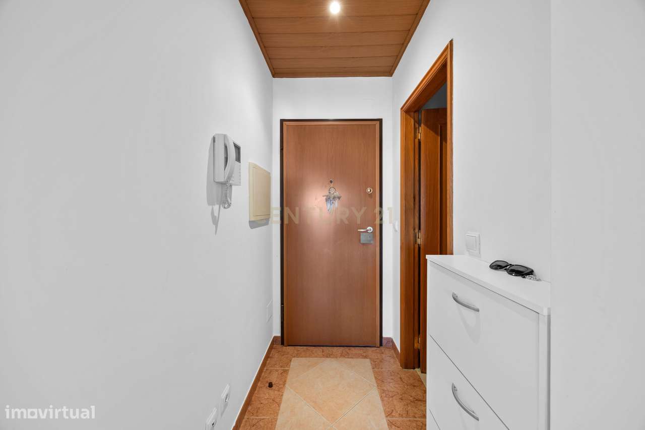 Apartamento T2 Atalaia-21