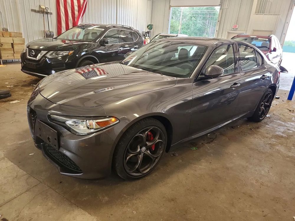 Alfa Romeo Giulia 2.0 Turbo 16V AT8-Q4 Ti 2018