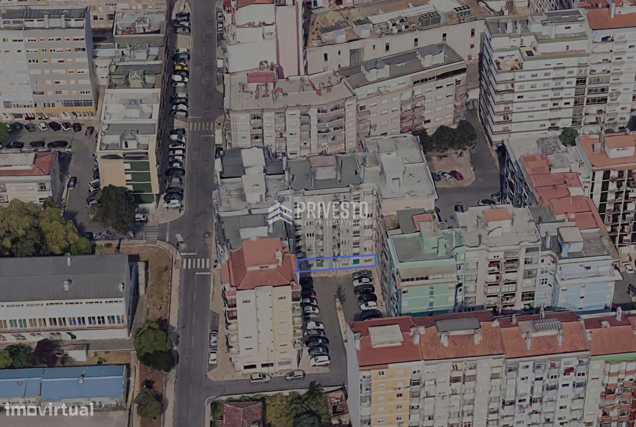 Garagem com Acesso Direto à Rua em Agualva-Cacém-8