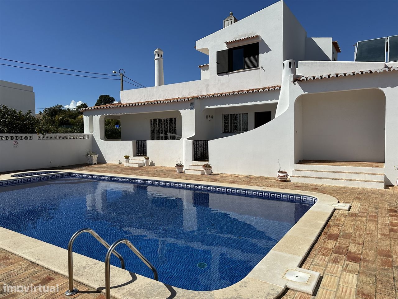 Encantadora Moradia T3 com Piscina em Localização Privilegiada em Carv - Grande imagem: 1/38