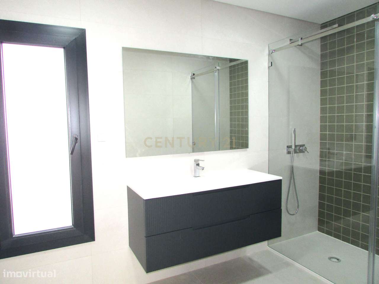 Moradia T3+1 em Portela da Azóia, Santa Iria de Azóia-10