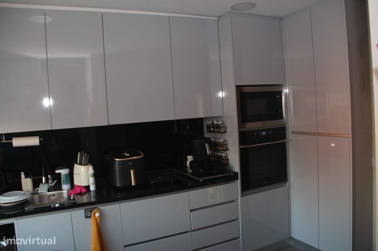 Apartamento T3 com 2 frentes na Maia-19