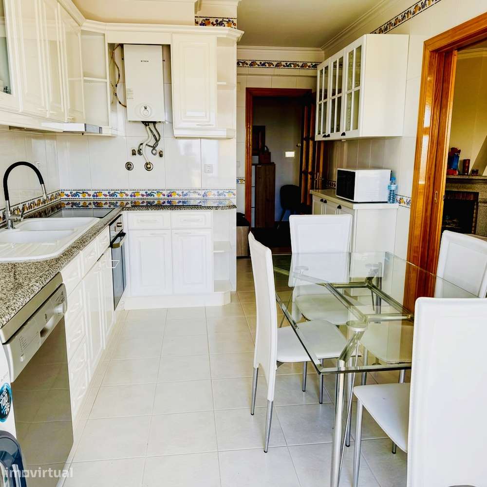 T3 Moderno com garagem fechada-8