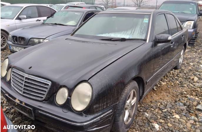 Dezmembram Mercedes E220 CDI, 2.2, 125 cp, cutie manuala 5 trepte, euro 3 - 1