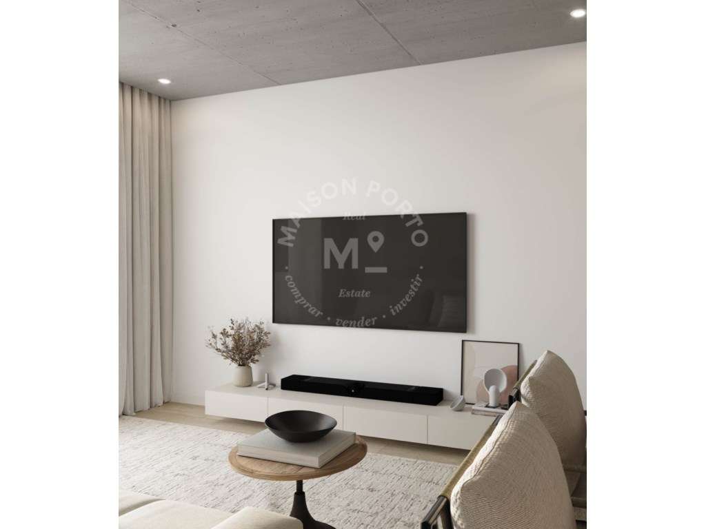 Apartamento T0 com Varanda e Estacionamento próximo à Estação de Me...-16
