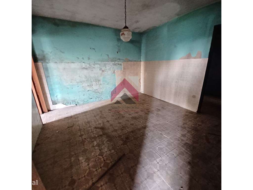 Moradia T2 para Remodelar em Bustos/Oliveira do Bairro - Grande imagem: 4/30