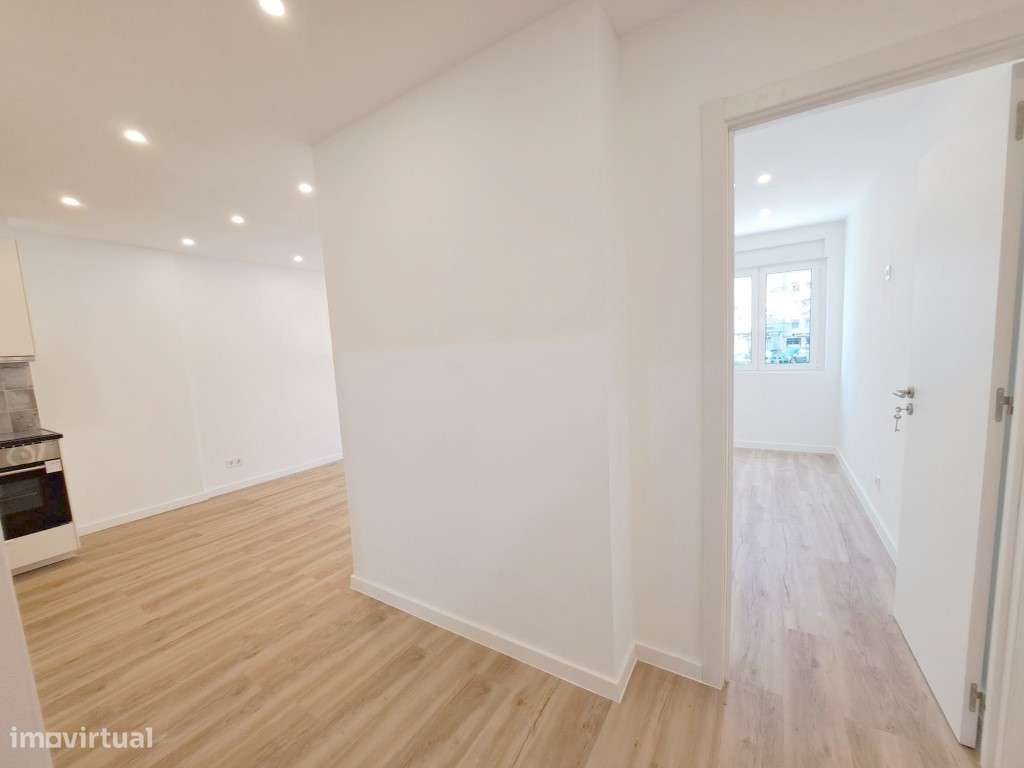 Apartamento T2 com elevador para venda em Odivelas - Lisboa-28