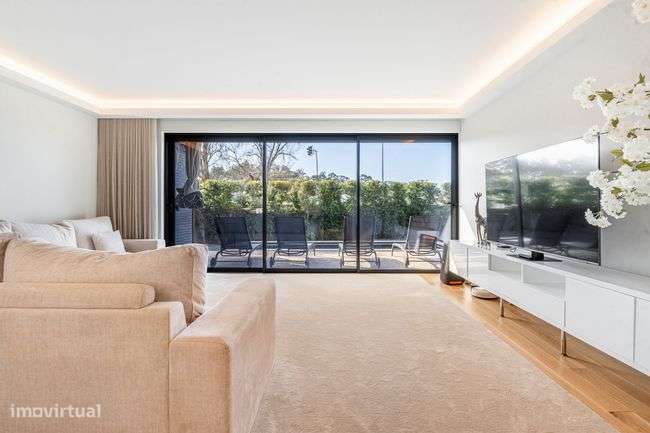 MORADIA COM PISCINA - Grande imagem: 4/28