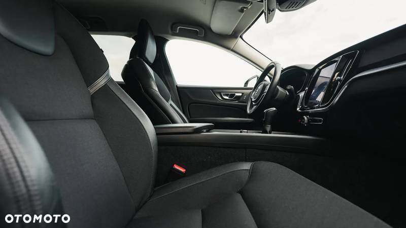 Volvo V60 D3 Drive-E Momentum - 16