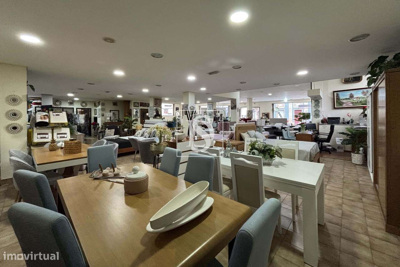 Espaço comercial com 598m2 no centro de Viseu-7
