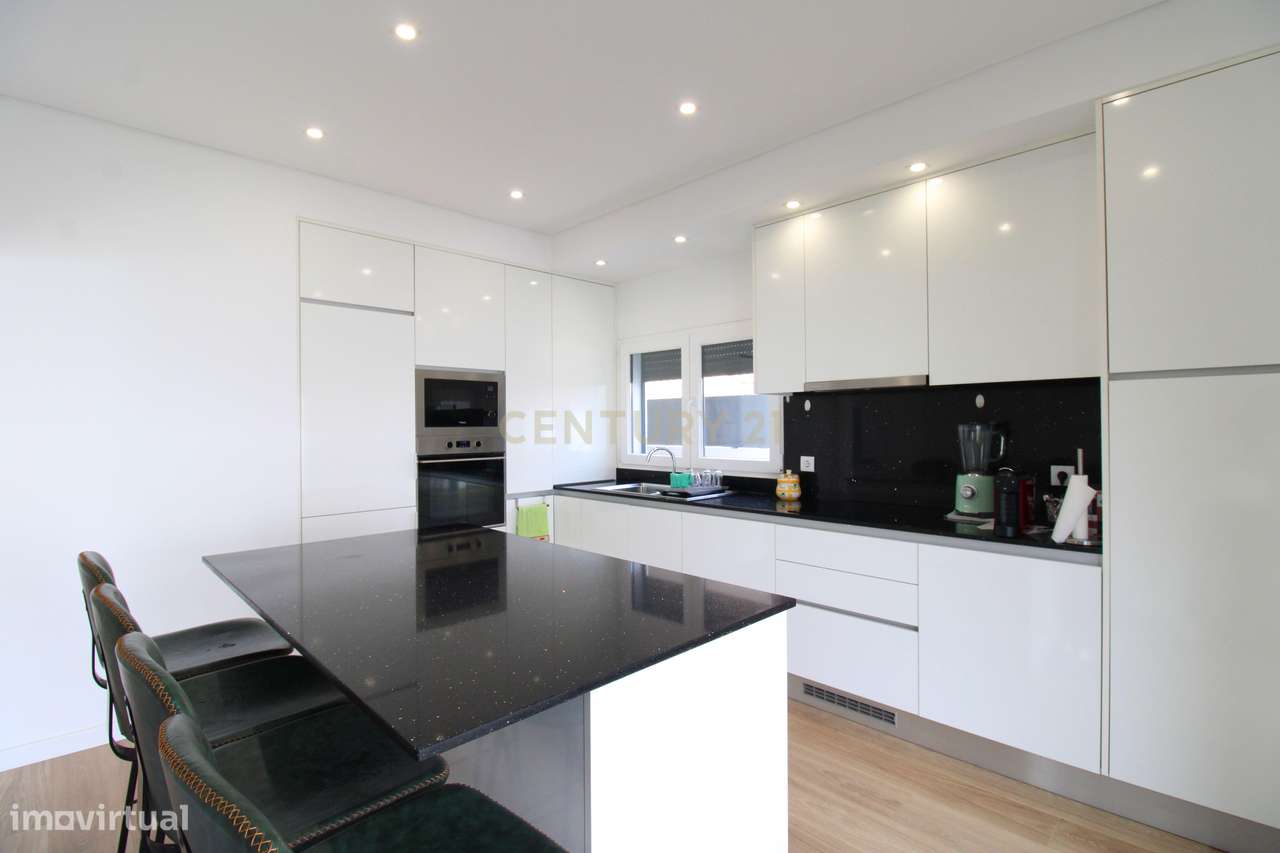 Moradia Isolada Térrea, em Fernão Ferro, Seixal - Quase Nova - Grande imagem: 5/32