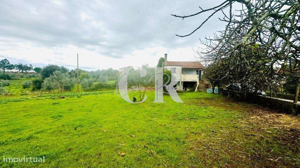 Moradia de 2 Pisos para renovar com terreno em Graça - Pedrogão Grande - Grande imagem: 1/17
