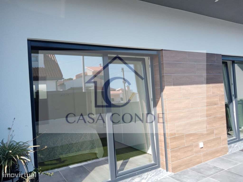 Moradia Geminada T3+1 Térrea Semi-Nova - Grande imagem: 4/27