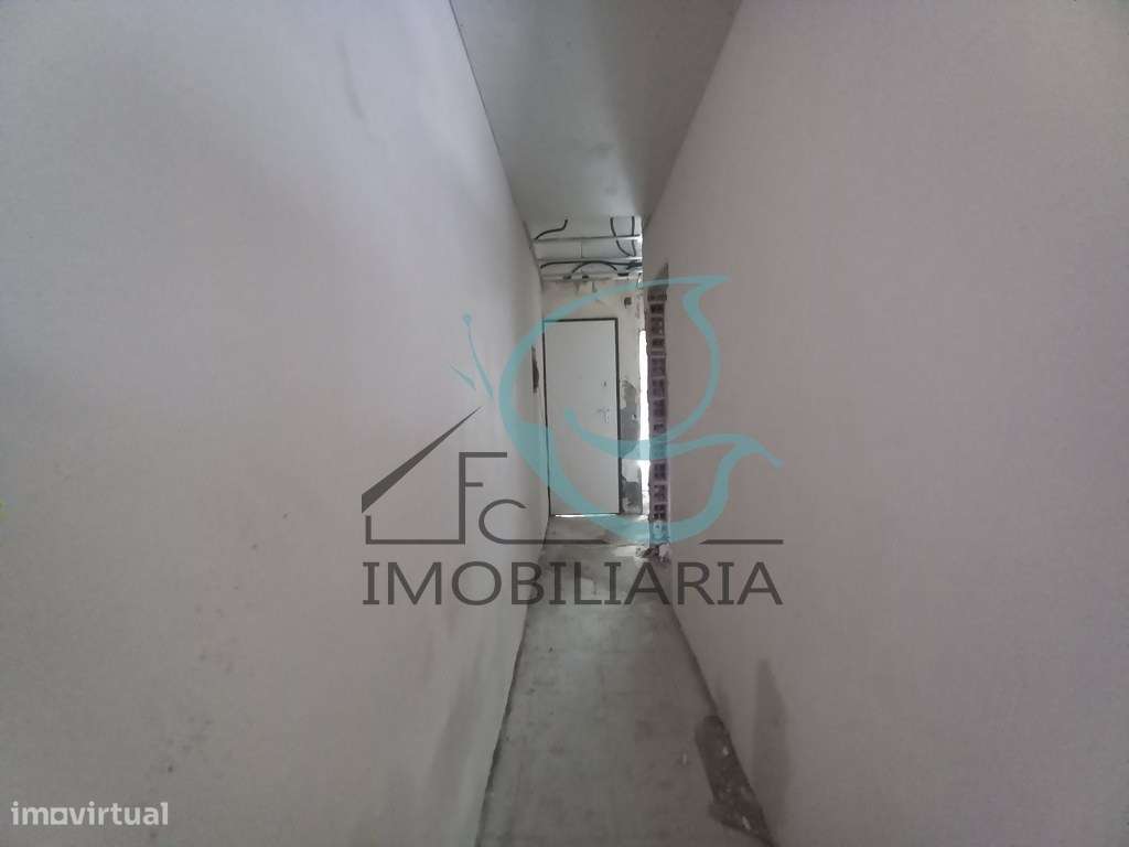 Apartamento T1 com Logradouro Privativo na Baixa da Banheira-10