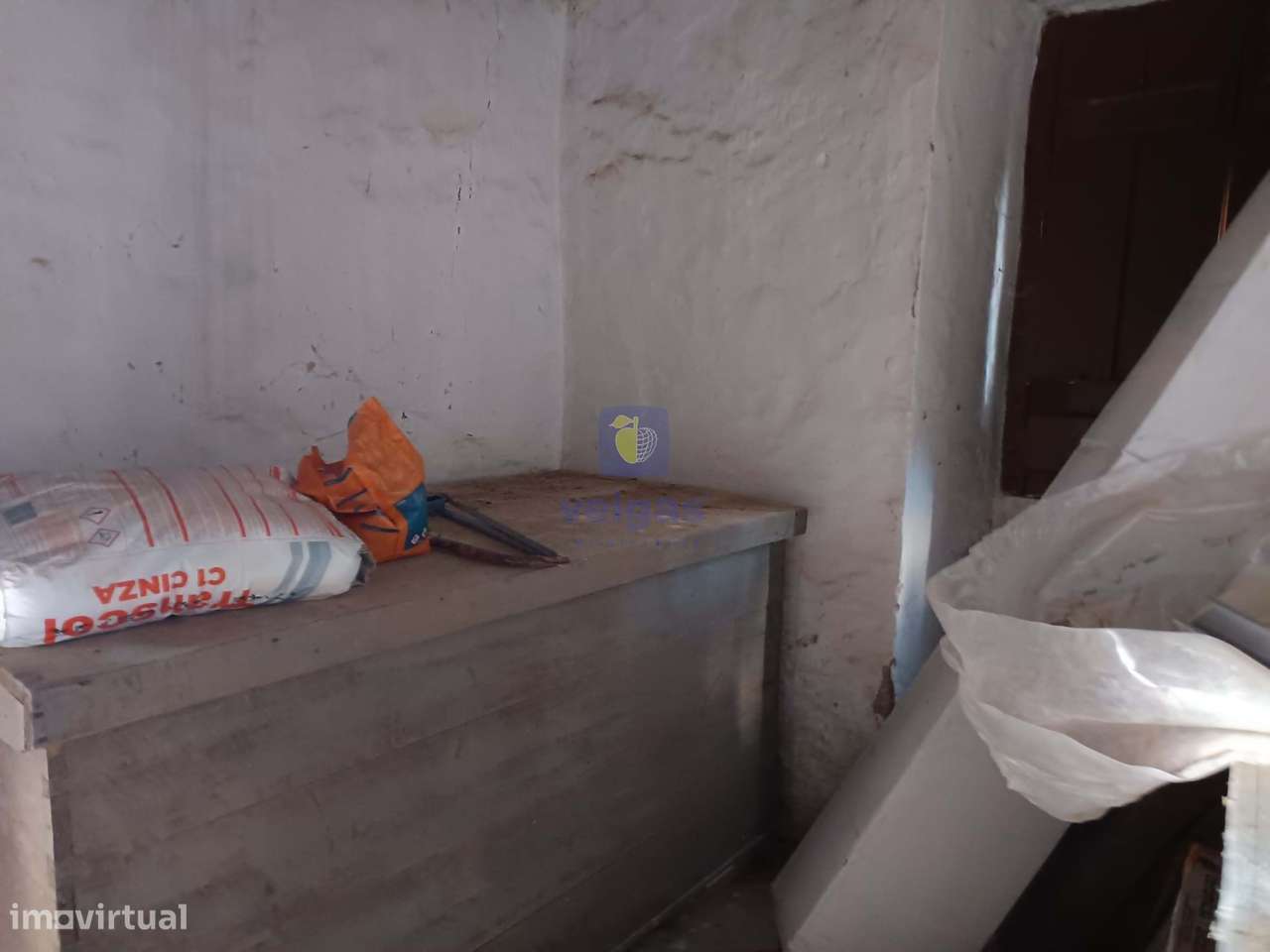 Moradia + Adega + Anexos com uma área  total de 787m2 situada em Casal-10