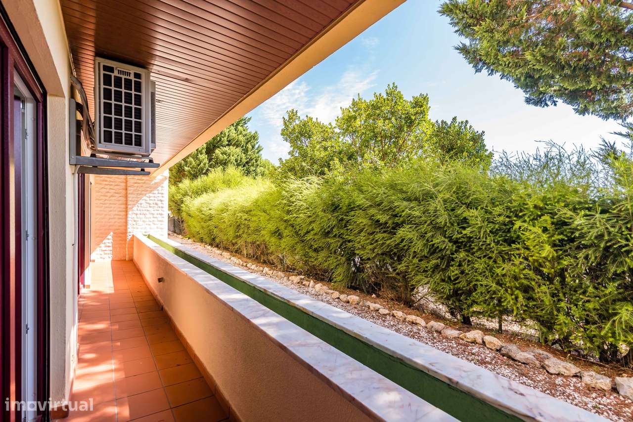 T3 duplex Belas Clube de Campo | parqueamento | varanda-35