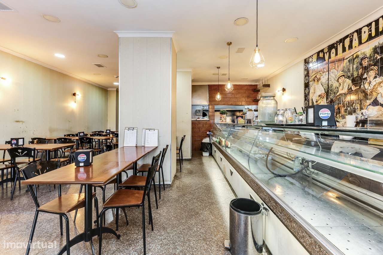 Trespasse de Pastelaria/Restaurante com Fabrico Próprio na Rua Castilh - Grande imagem: 2/36