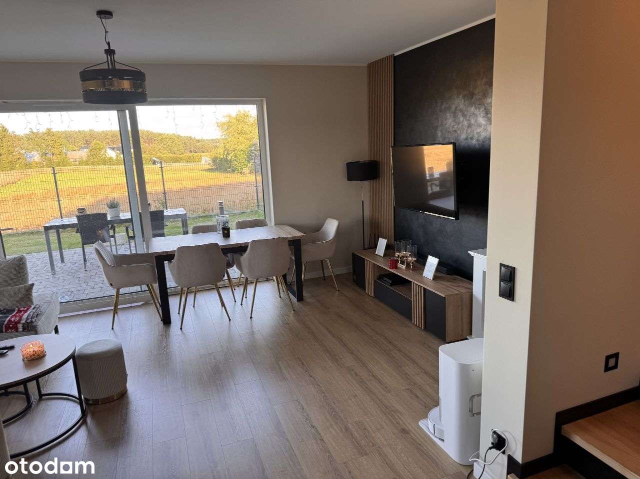 dom z pompą ciepła i panelami fotowoltaicznymi-4