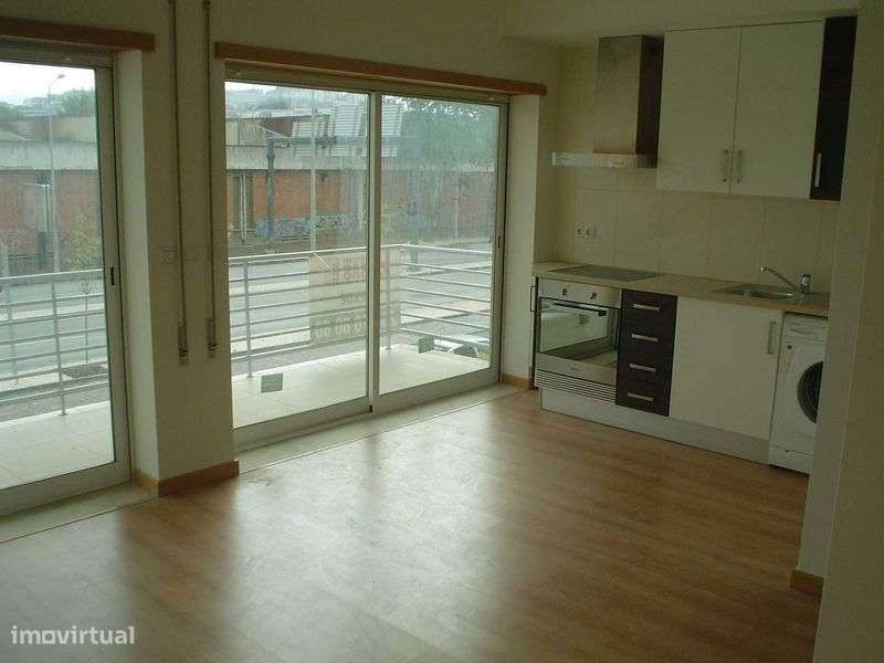 Apartamento T0 C/ Garagem Fórum de Coimbra/Portugal dos Pequenitos - Grande imagem: 5/12