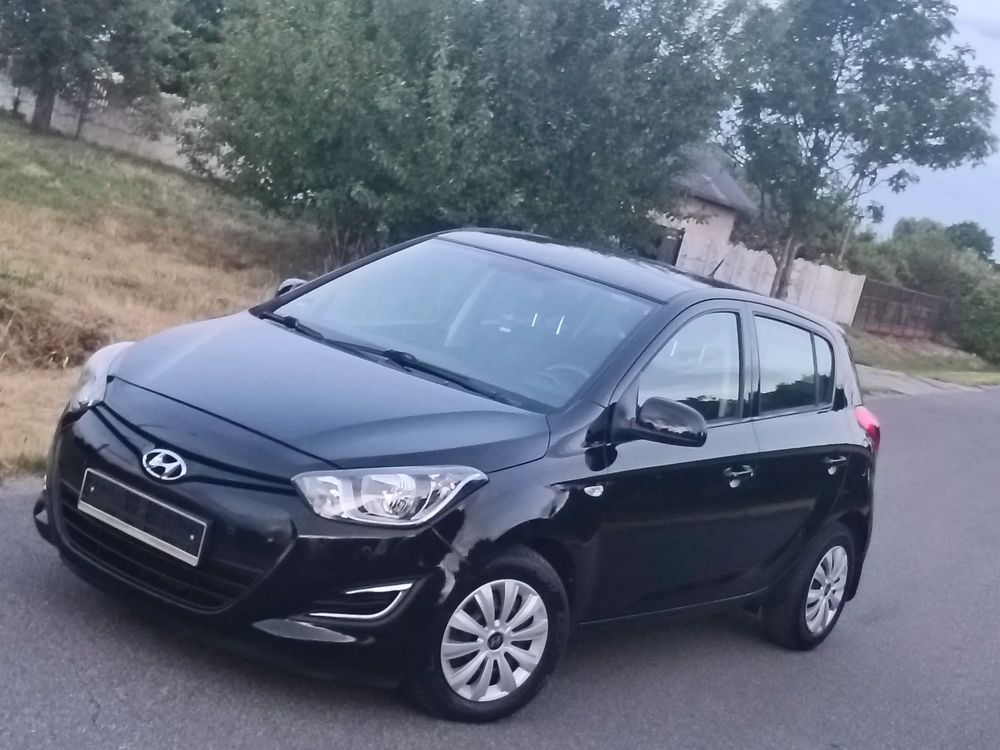 Hyundai i20 II (2014-2020) 1.2 Fifa World Cup Edition 2012