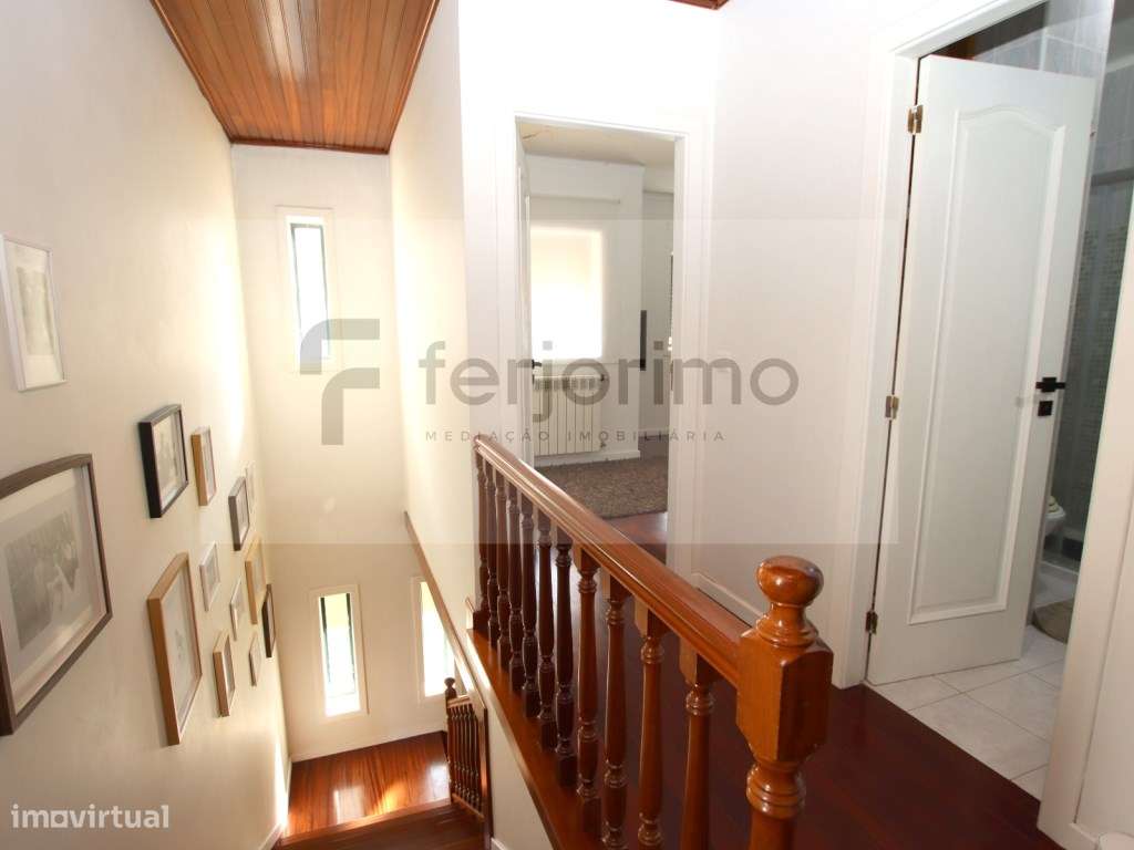 Moradia Geminada T3 com Vista Deslumbrante sobre Guimarães-38