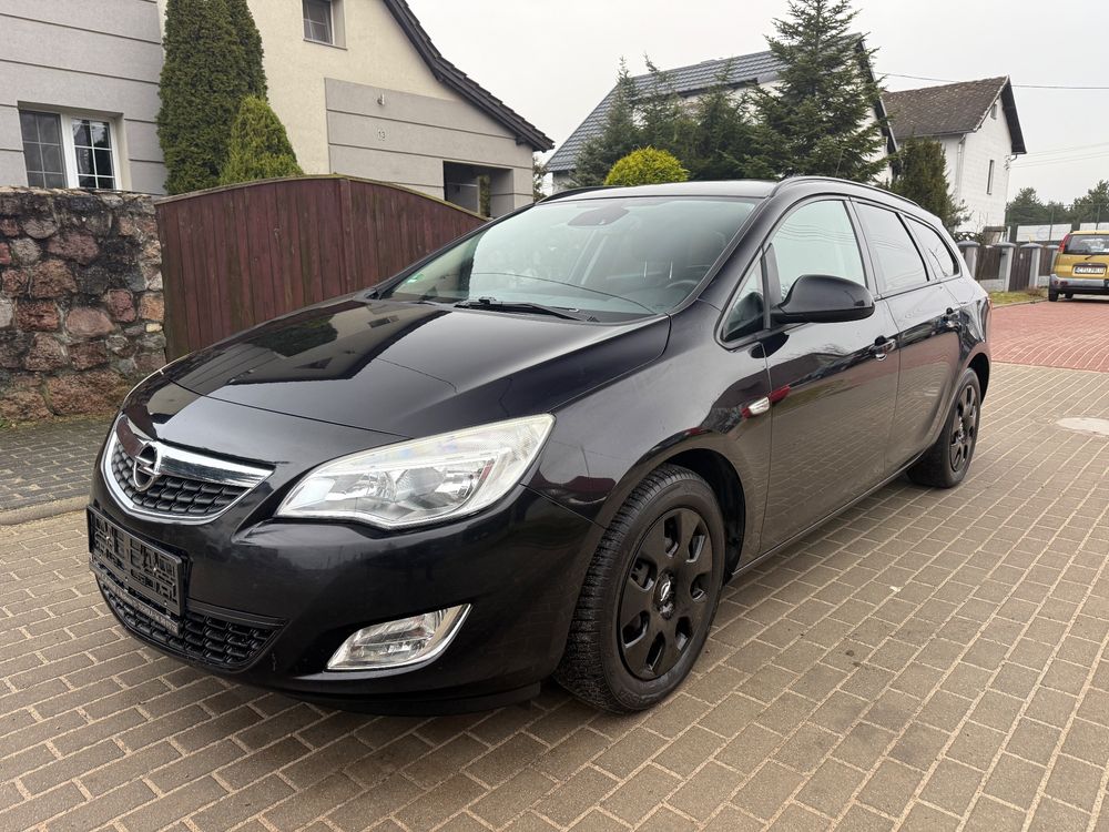 Opel Astra J 1.6 ECOFLEX Start/Stop Edition 2011