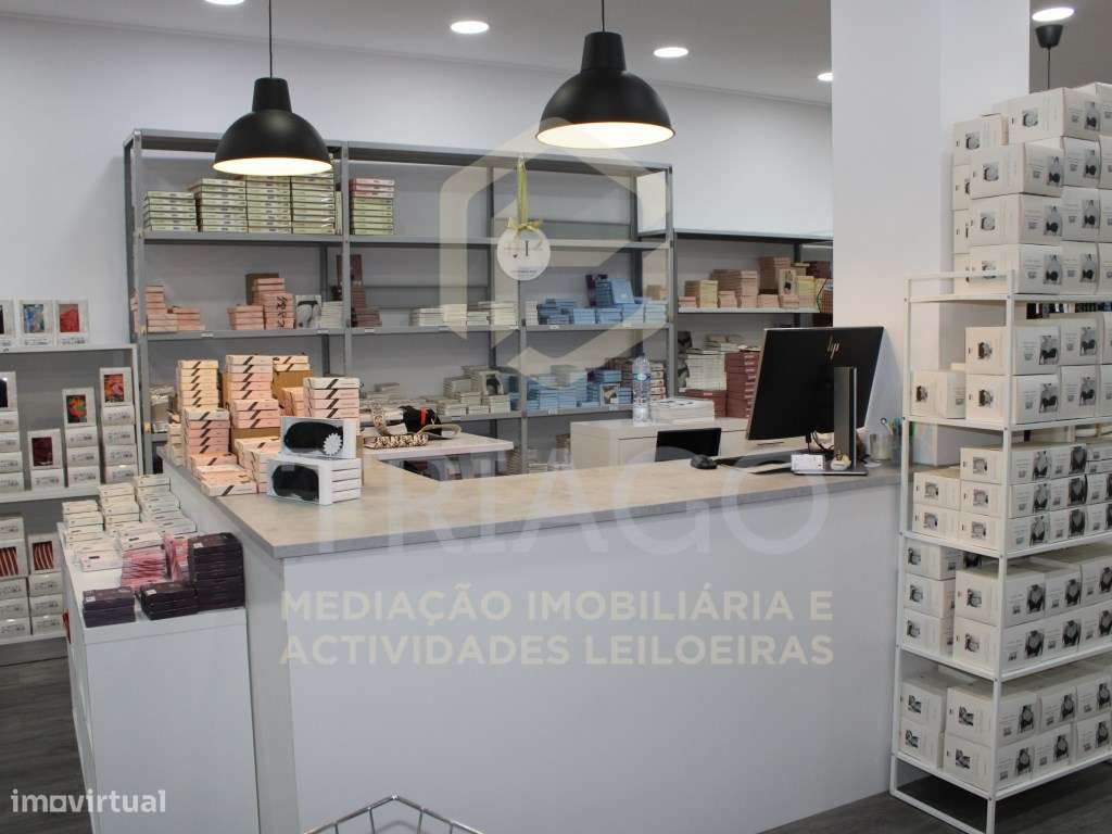 Loja única à venda no Hiper - ampla, elegante e com duas frentes - Grande imagem: 4/15