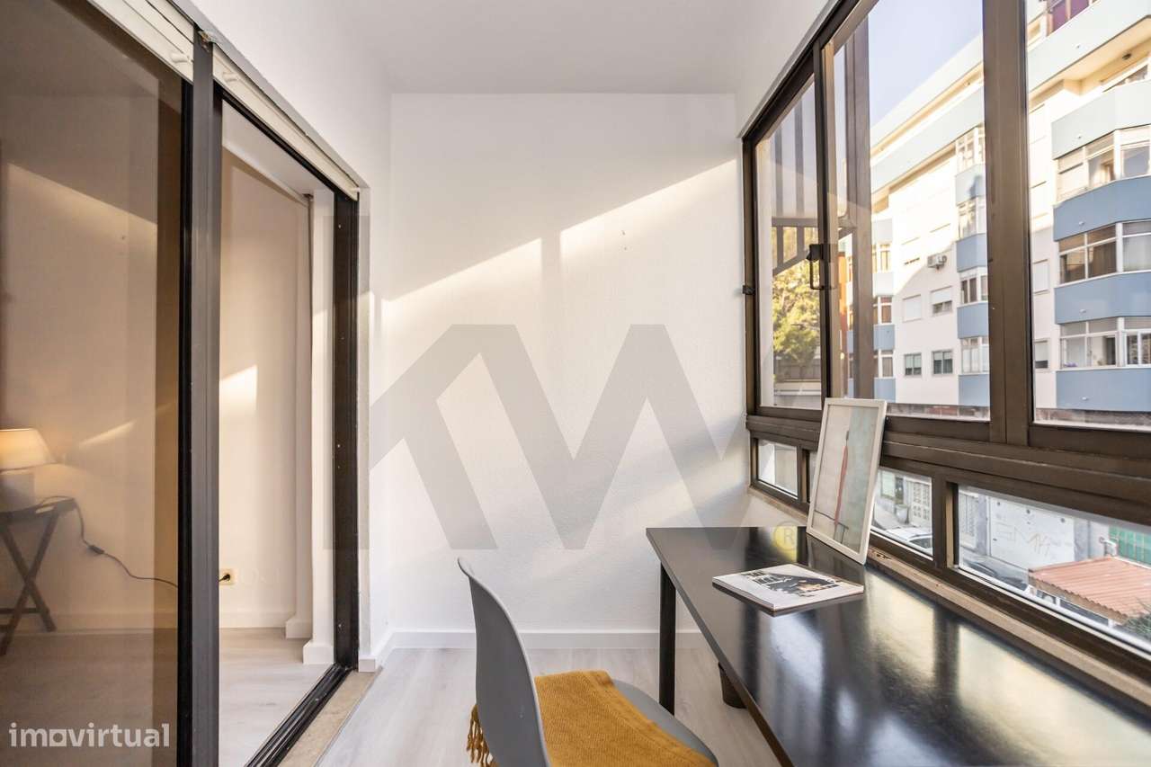 Apartamento T2 na Rua da Liberdade em Almada-26