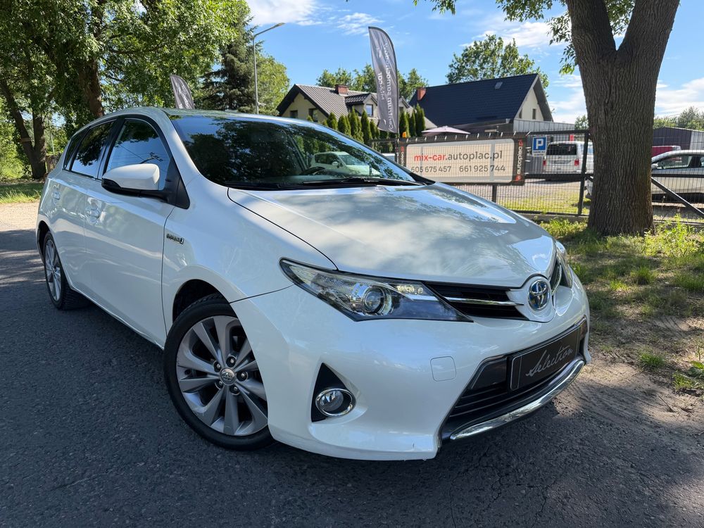 Toyota Auris II (2012-) Hybrid 135 Premium 2014