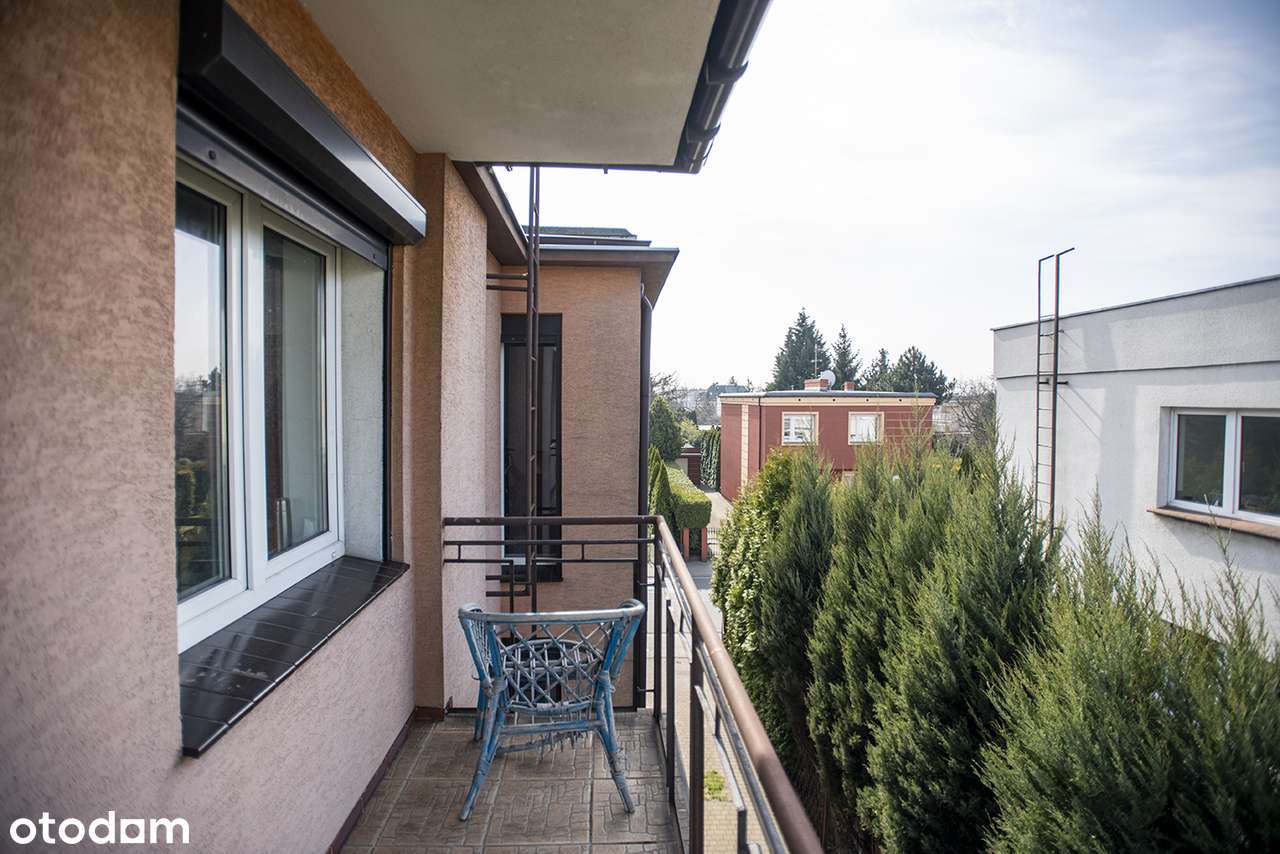 Trzy kondygnacje, garaż, ogródek-6