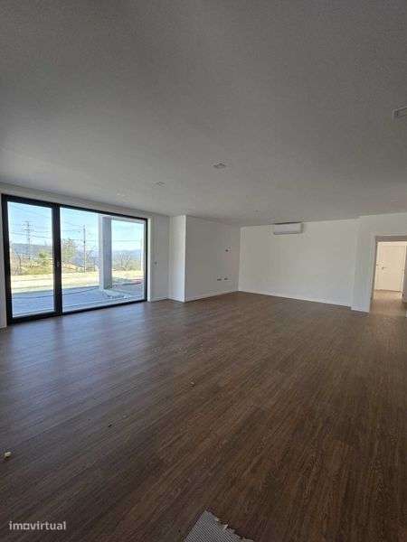 Moradia Térrea T4 com Piscina em Celorico de Basto - Grande imagem: 5/12