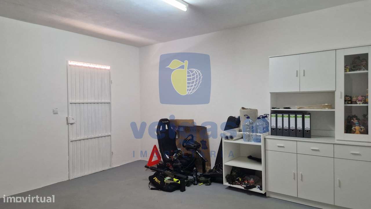 Moradia isolada T2 renovada, com terreno de 700m2 e garagem, em Vermoi-19