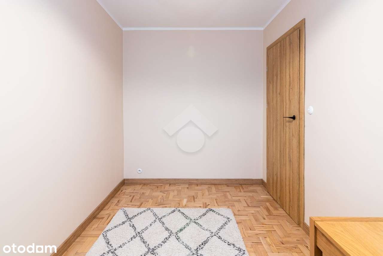 4-pokojowe przestronne mieszkanie z dużym salonem oraz osobną kuchnią-6