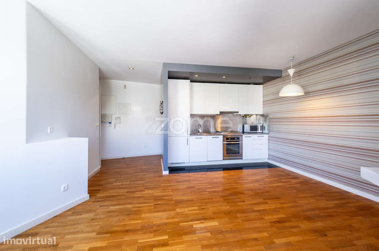 T1 Charmoso Próximo às Amoreiras com Estacionamento-7