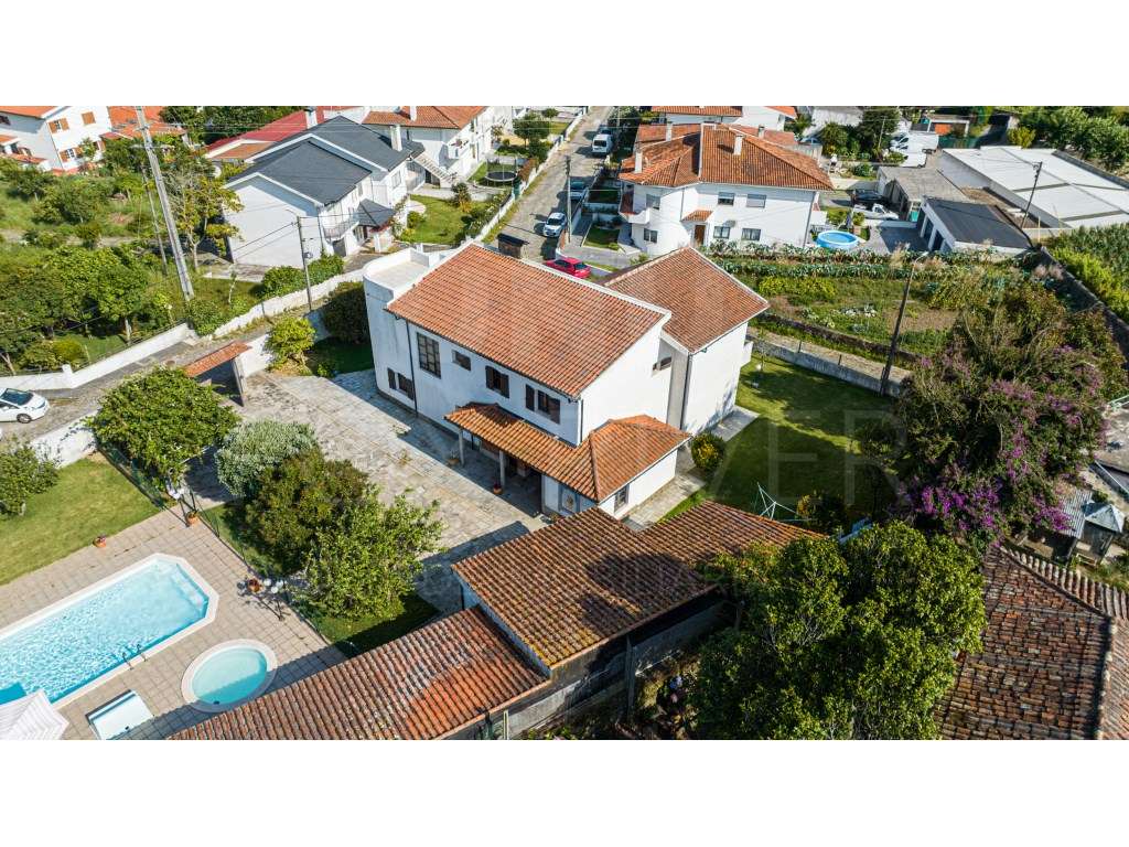 Moradia T4+1 - Carreço - Grande imagem: 2/46