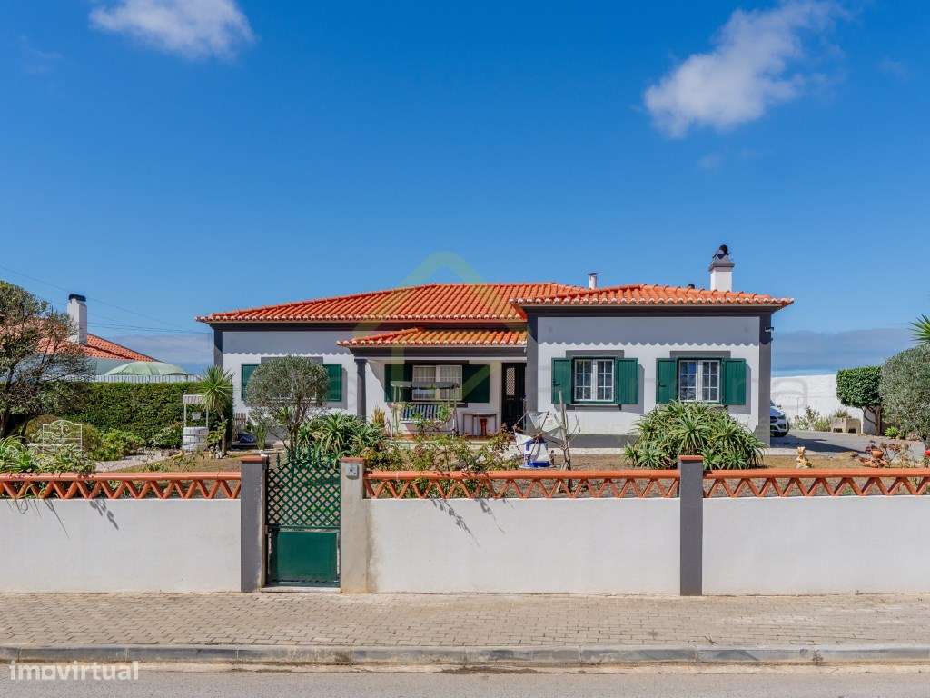 Quintinha com piscina inserida em terreno com 2950 m2-51