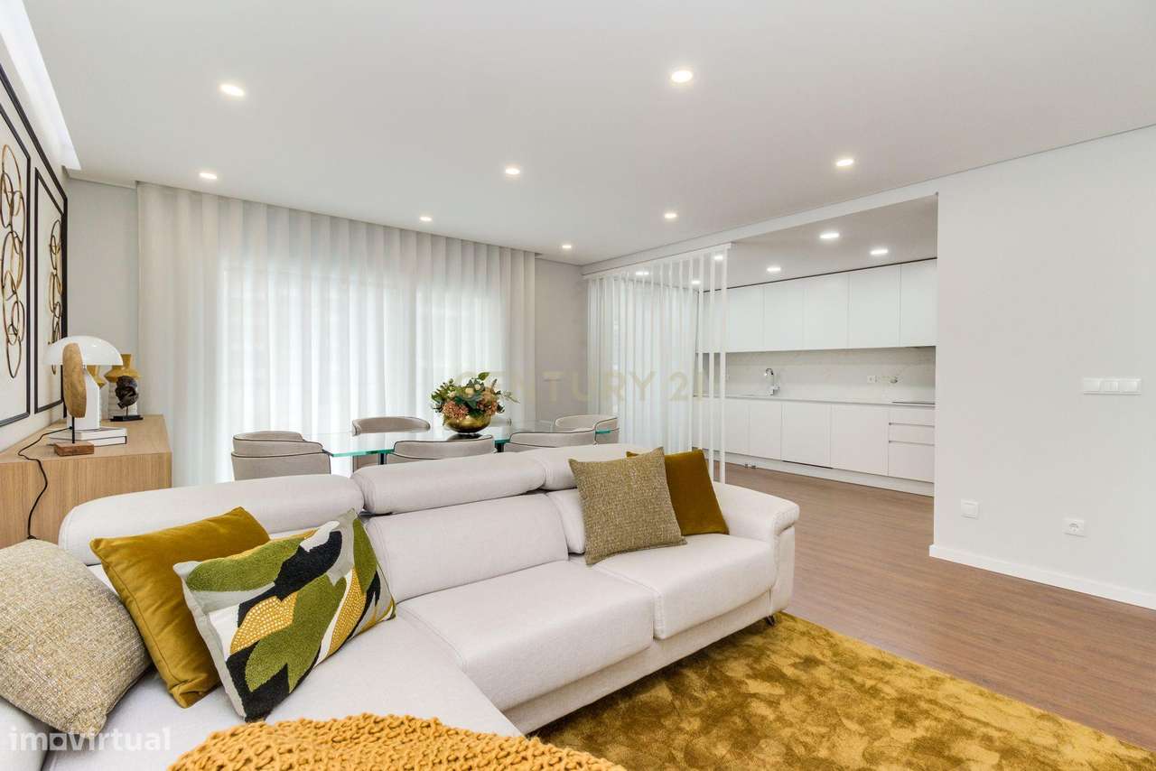 T3 NOVO com varandas e parqueamento - Grande imagem: 2/39