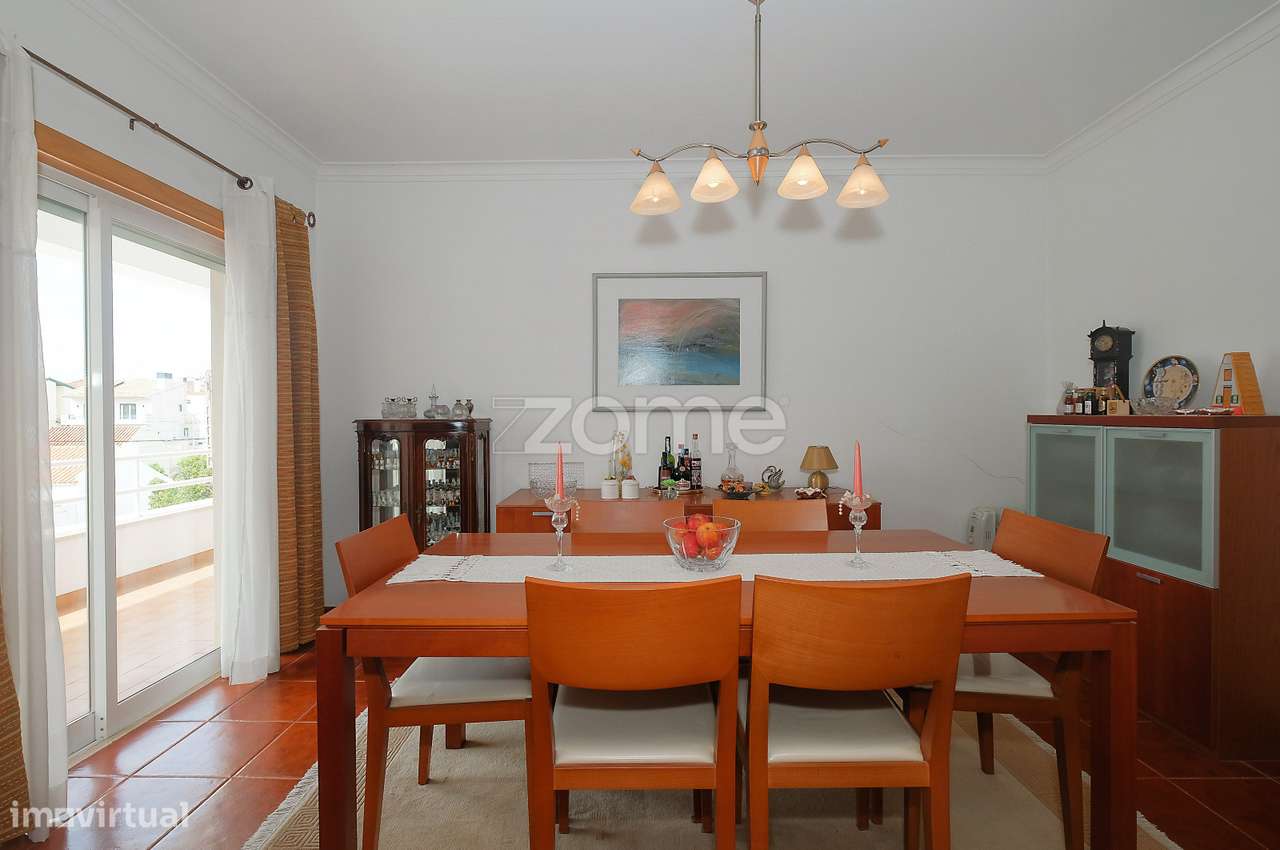 Apartamento T2 com 3 Lugares de Garagem | Alvide, Alcabideche, Cascais-6