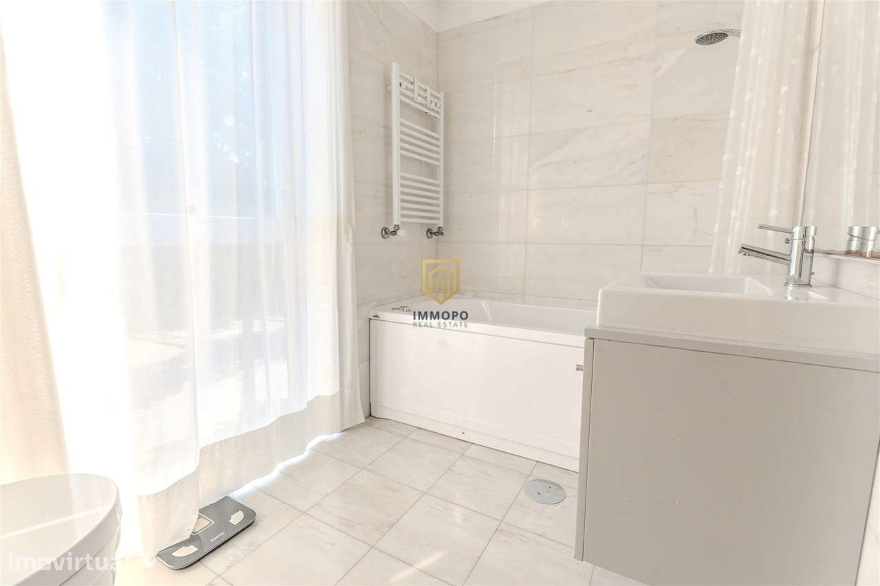 Apartamento T2 na Senhora da Hora, com duas garagens-14