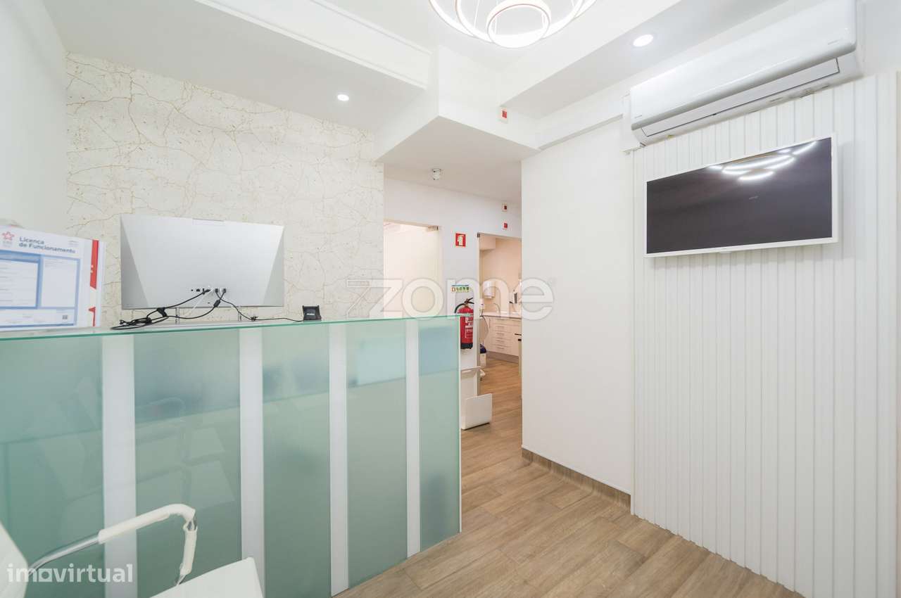 Clinica dentária junto à Av. da Liberdade - Grande imagem: 4/58