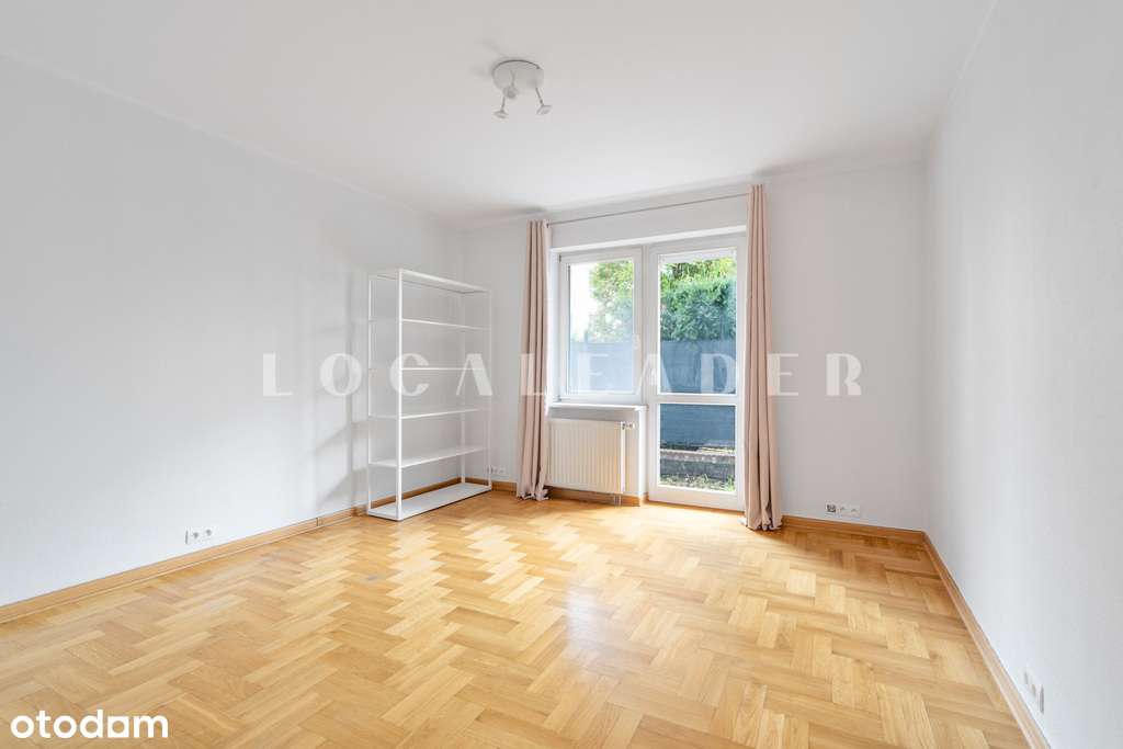 Duże dwupokojowe mieszkanie z balkonem i ogródkiem-10