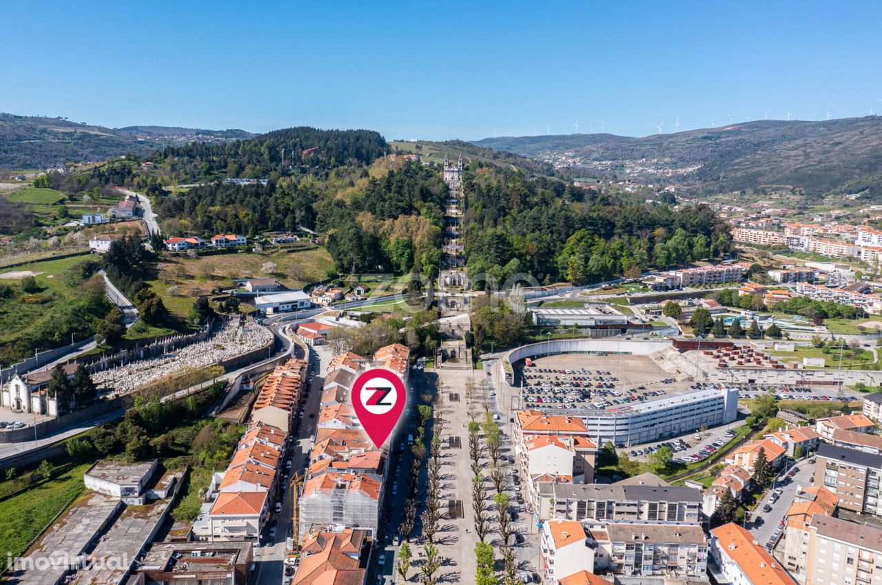 Garagem Fechada no Centro de Lamego