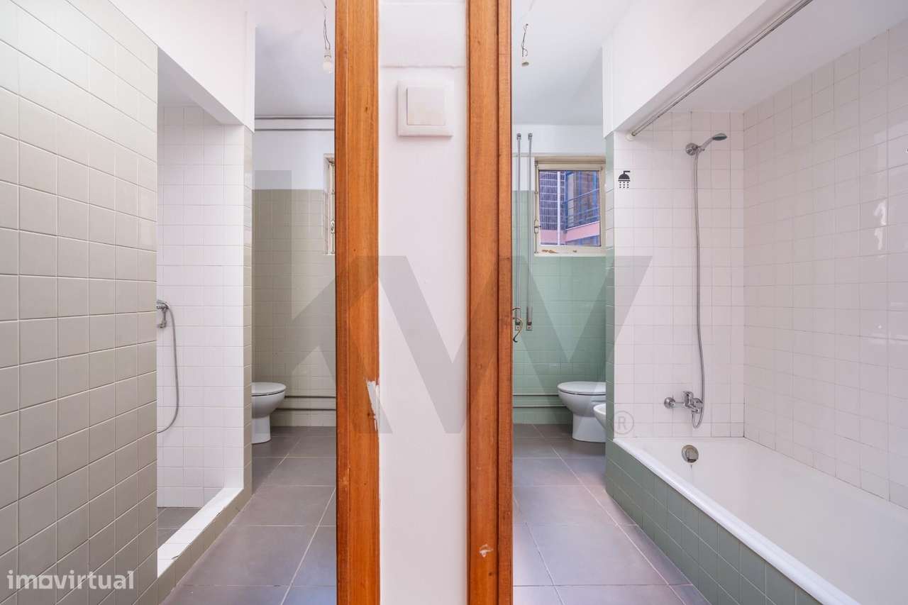 2 Apartamentos T8 + Piso Independente | 3 Garagens | Coimbra-11