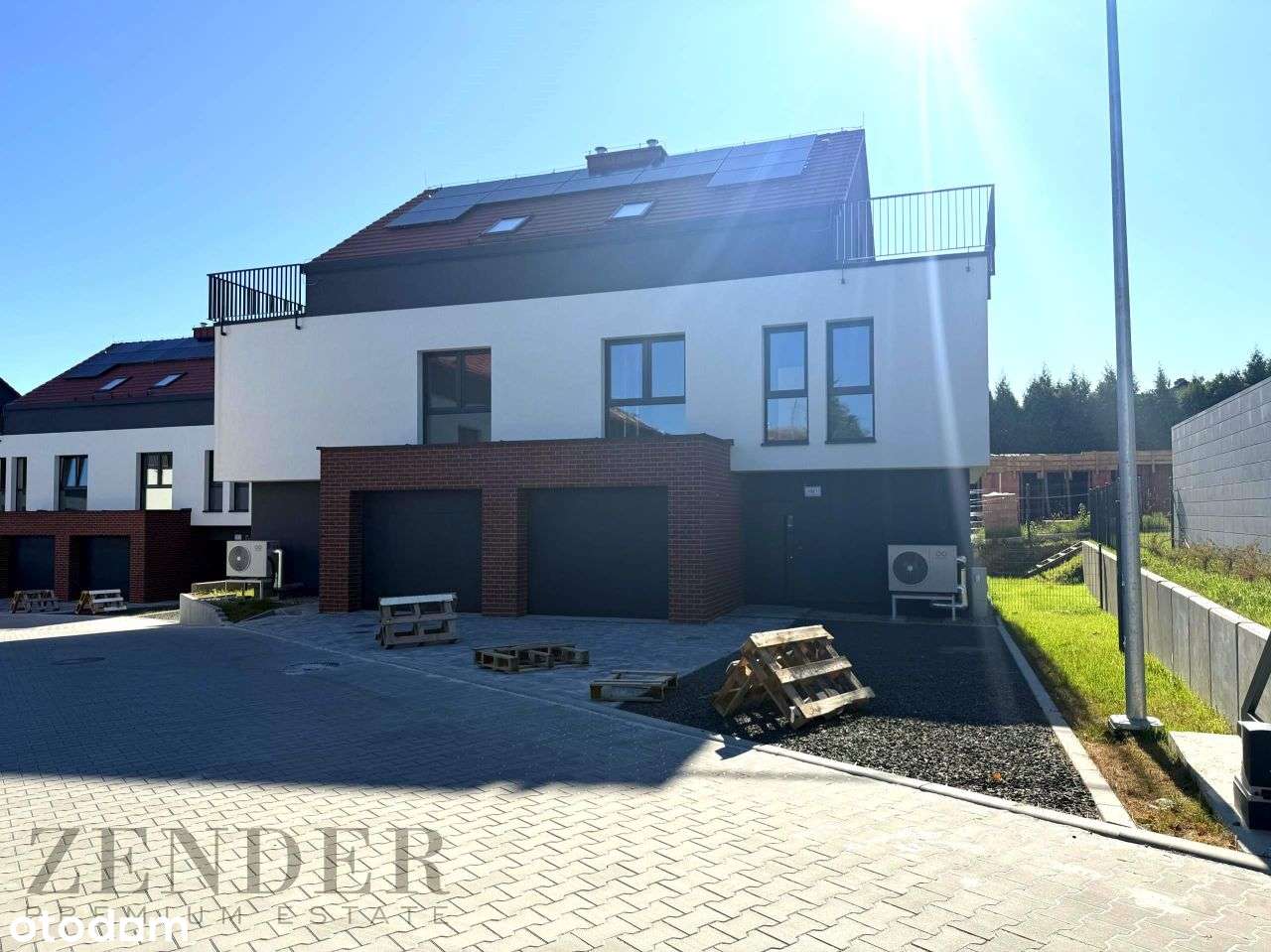 5 sypialni + salon, dostęp do kolejki miejskiej-2