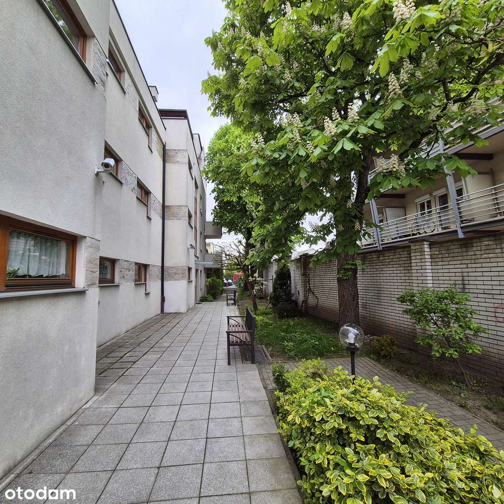 Bronowice ul. Lea. Przestronne 4-pokojowe mieszkanie z balkonem.-19