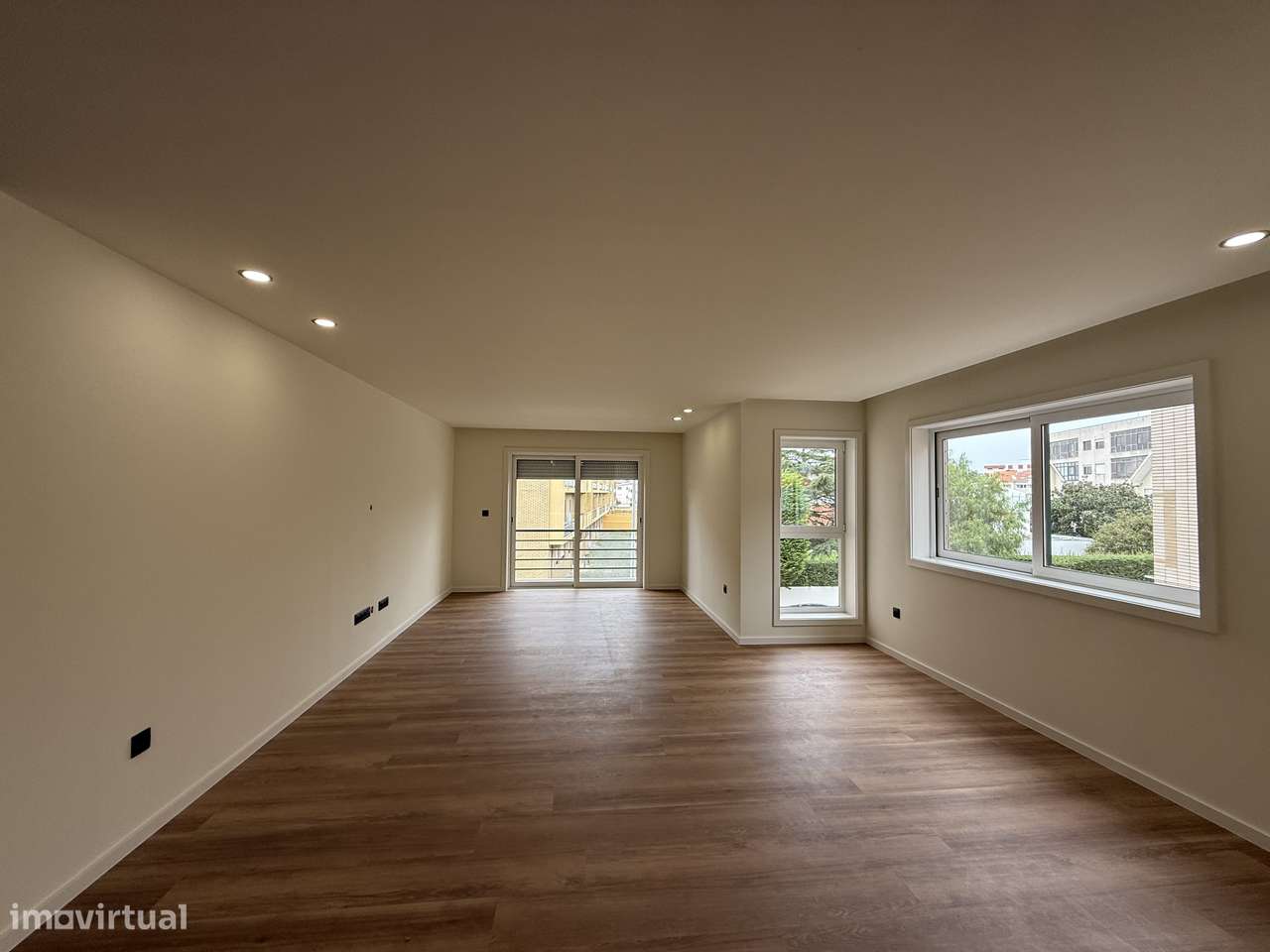 Apartamento T 3  com boas áreas remodelado junto à praia-5