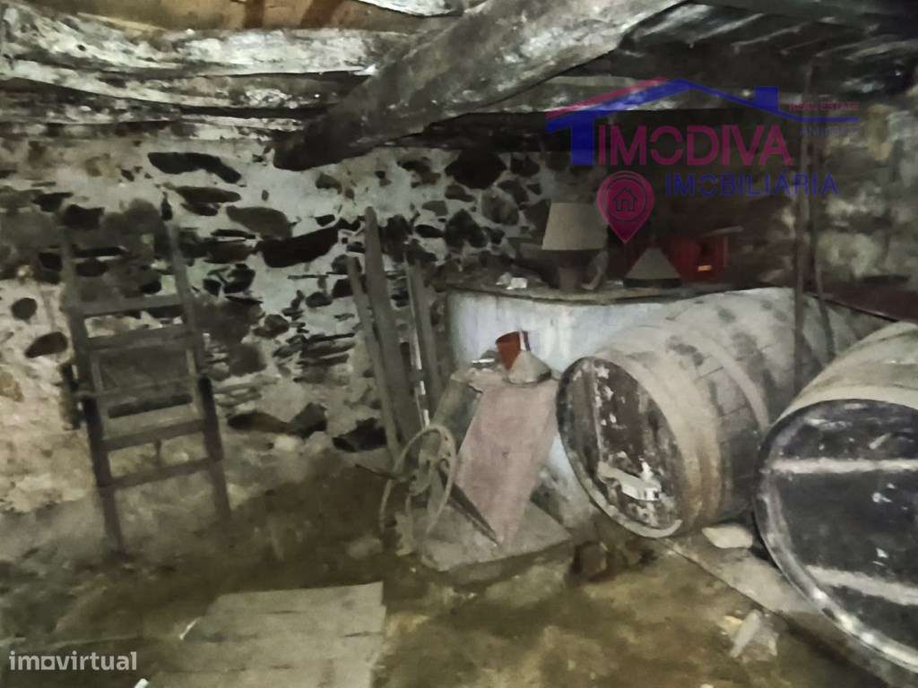 Casa Rústica com terreno situado em Troviscais, Pedrogão Grande - Grande imagem: 4/24